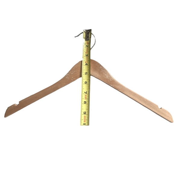 Bundle of 4 Wooden Hangers - Picture 3 of 4